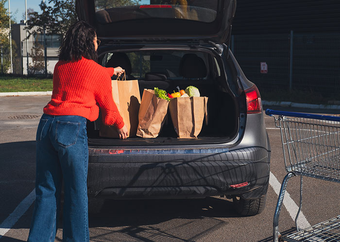 This girlfriend wanted her boyfriend to help cover parking costs, but he refused